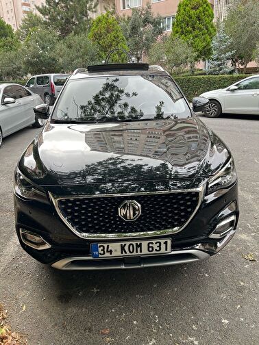 MG HS