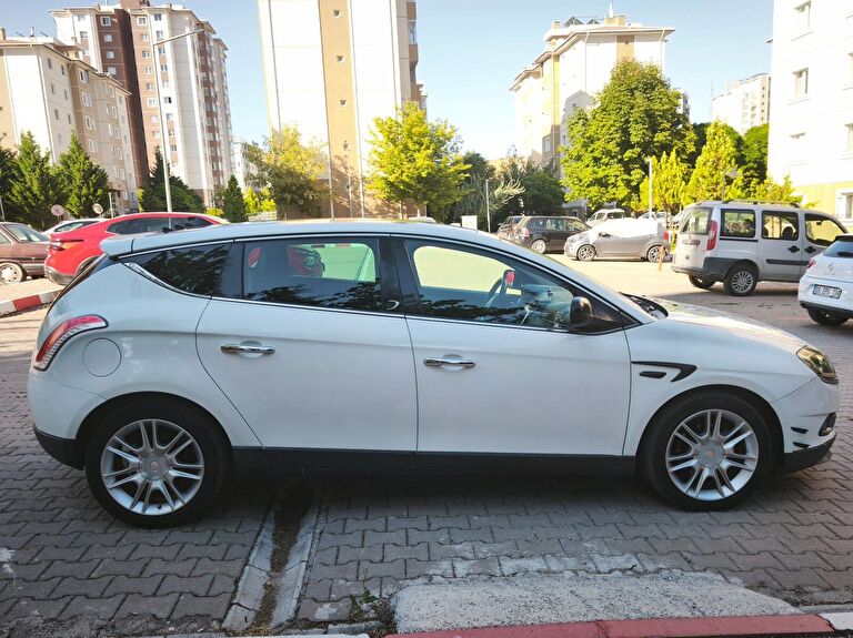 LANCIA DELTA