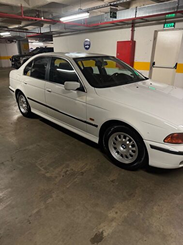BMW 5 SERISI