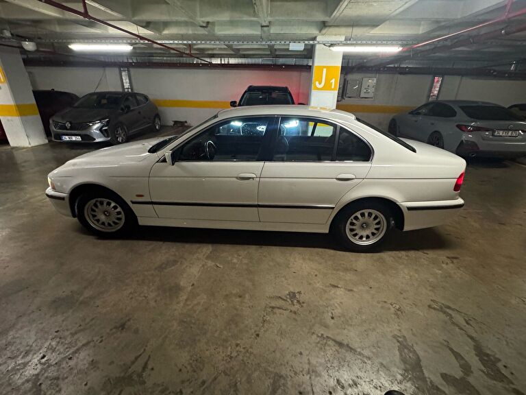 BMW 5 SERISI