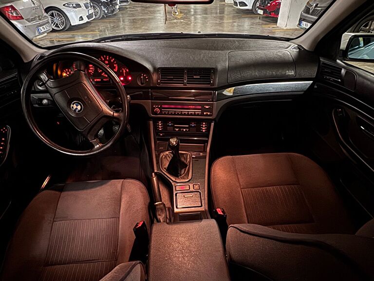 BMW 5 SERISI