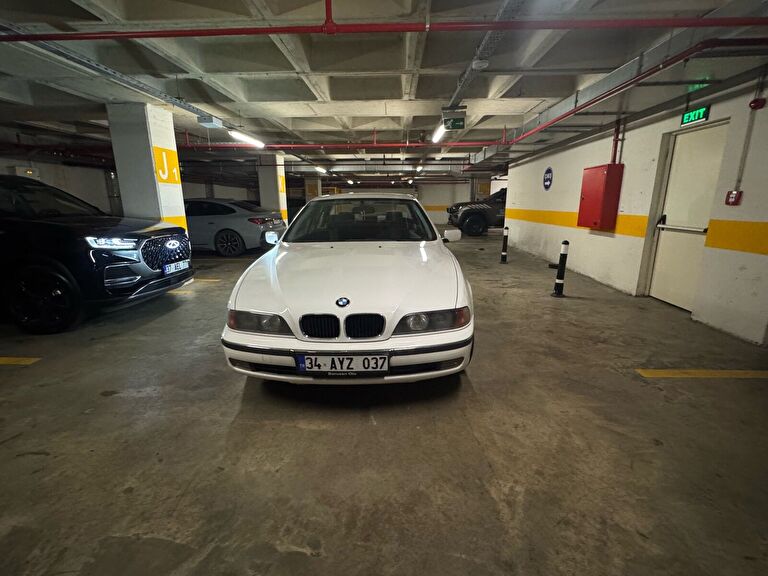 BMW 5 SERISI