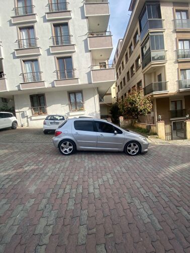 PEUGEOT 307