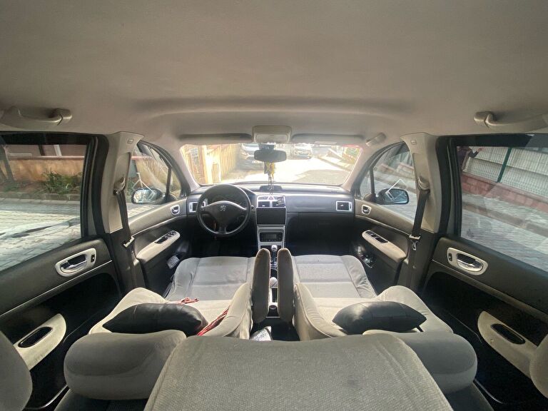 PEUGEOT 307