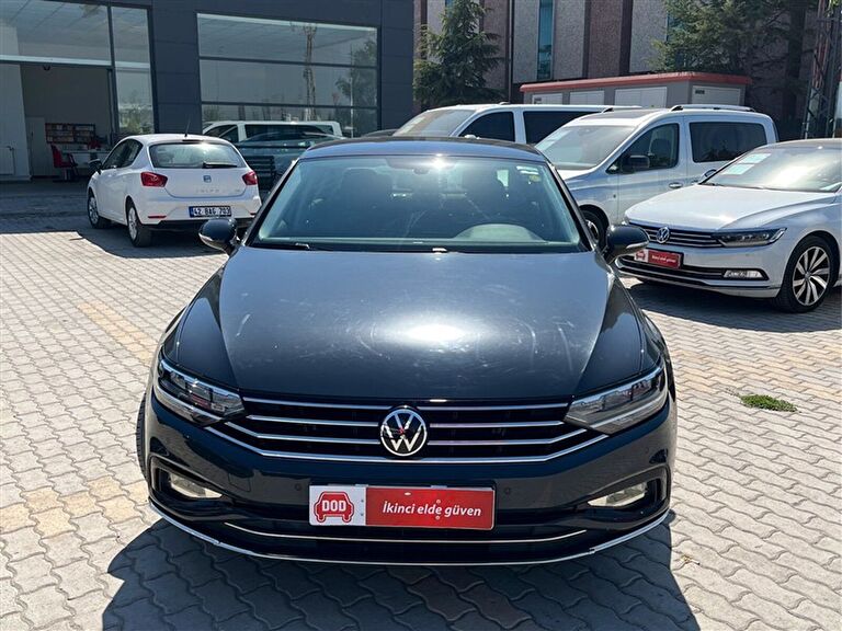 VOLKSWAGEN PASSAT