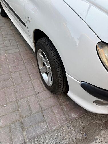 PEUGEOT 206