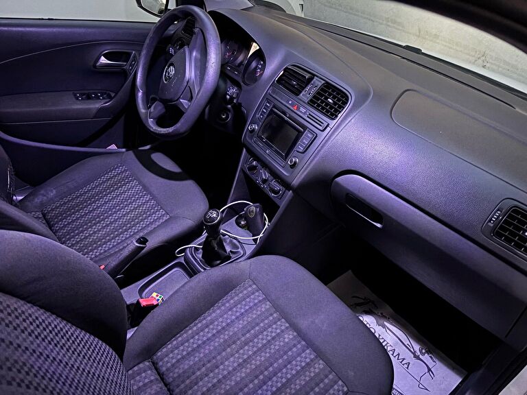 VOLKSWAGEN POLO