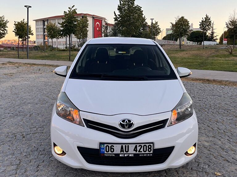 TOYOTA YARIS