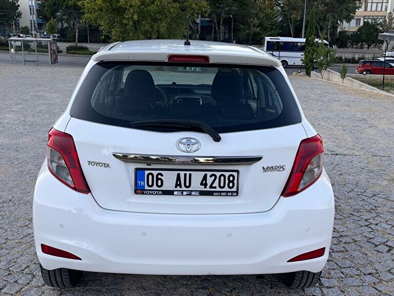 TOYOTA YARIS