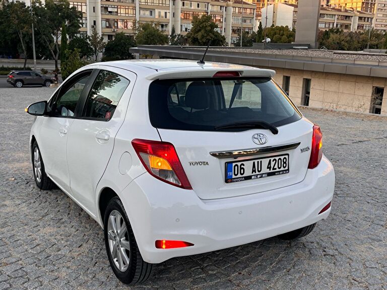 TOYOTA YARIS