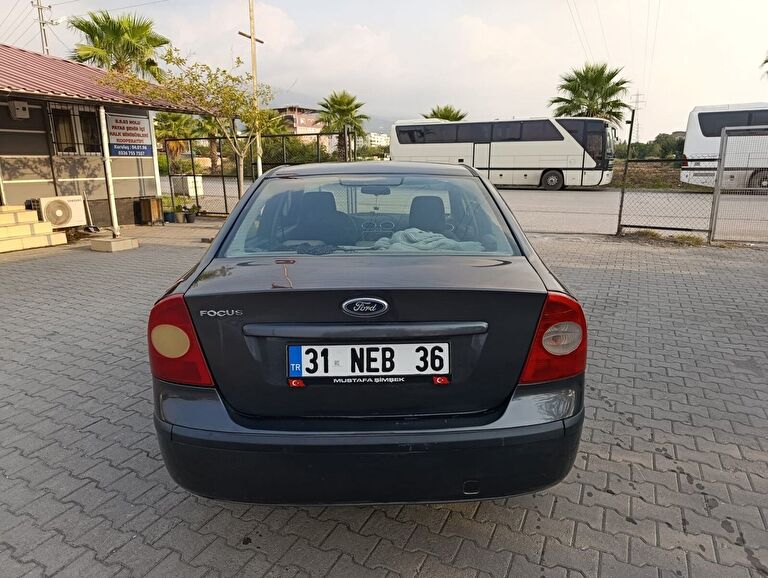 FORD FOCUS