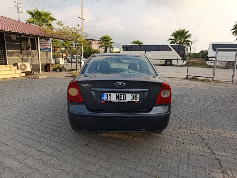 FORD FOCUS