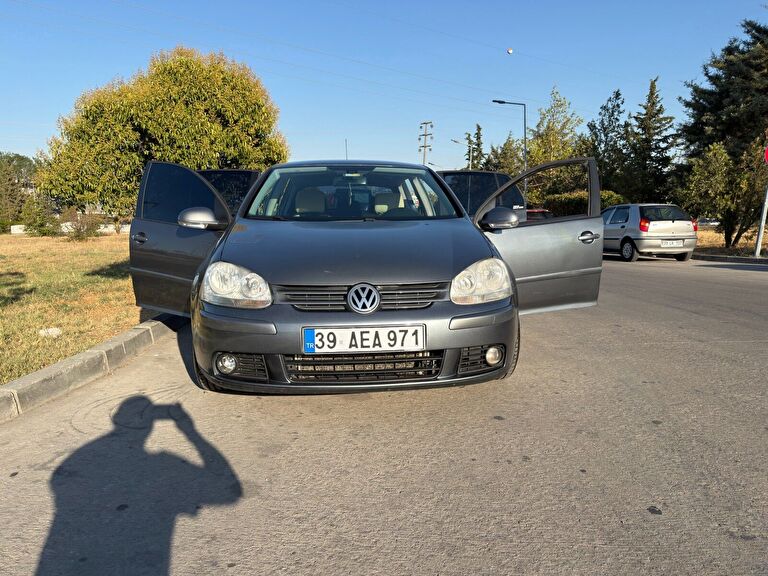VOLKSWAGEN GOLF