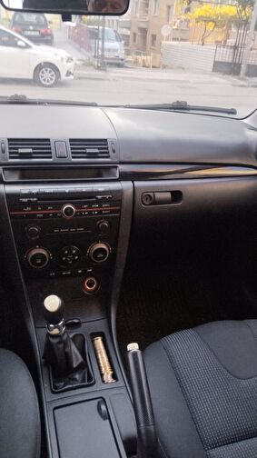 MAZDA MAZDA3