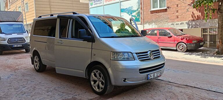 VOLKSWAGEN CARAVELLE