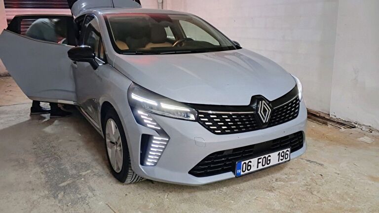RENAULT CLIO