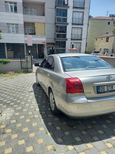 TOYOTA AVENSIS