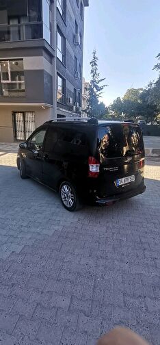 FORD TOURNEO COURIER