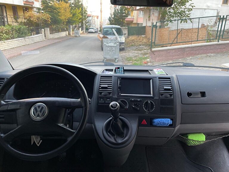 VOLKSWAGEN TRANSPORTER