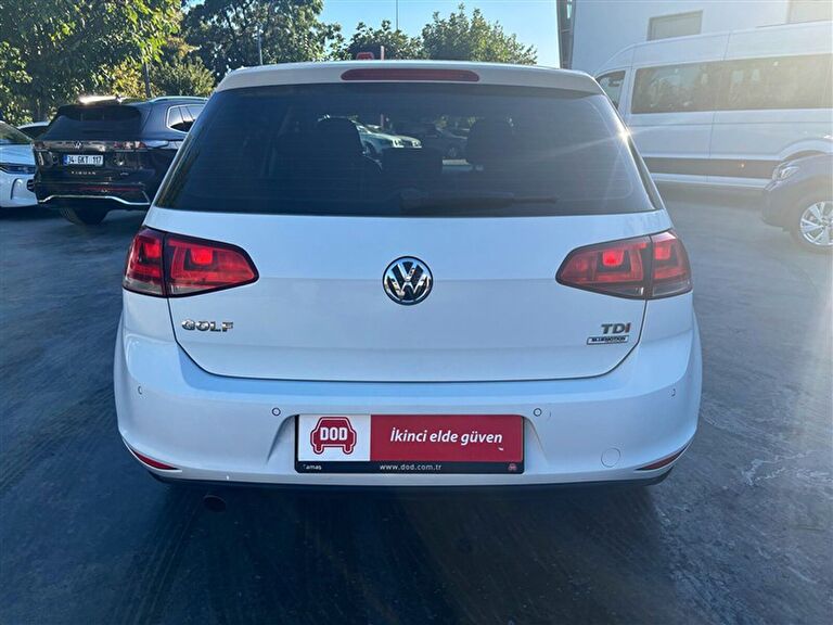 VOLKSWAGEN GOLF