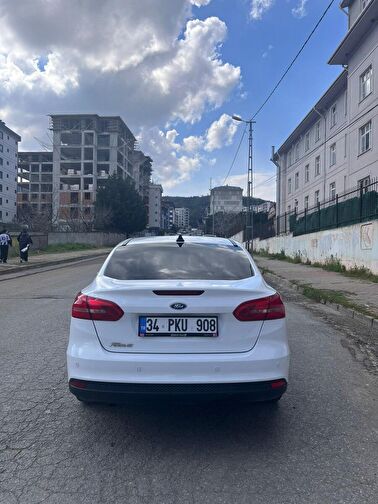 FORD FOCUS