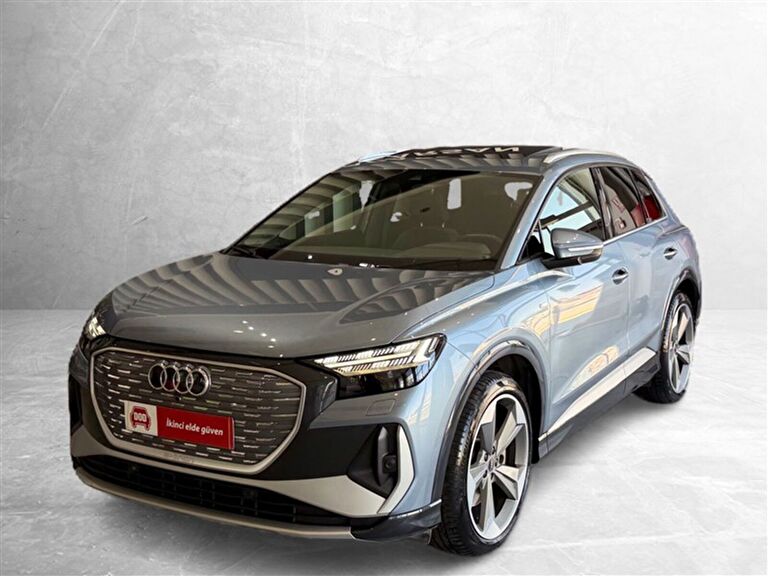 AUDI Q4