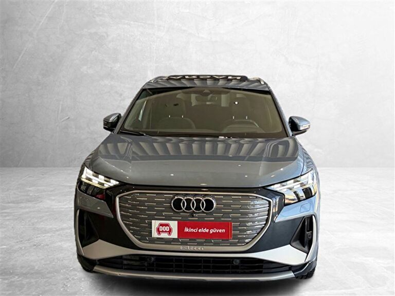 AUDI Q4