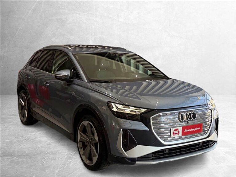 AUDI Q4