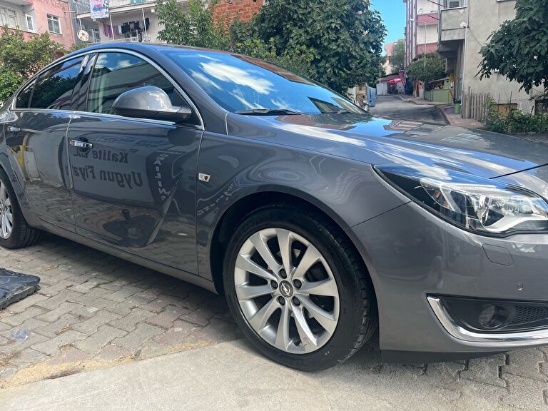 OPEL INSIGNIA