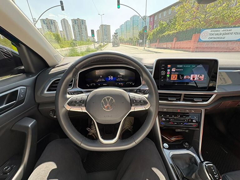 VOLKSWAGEN T-ROC