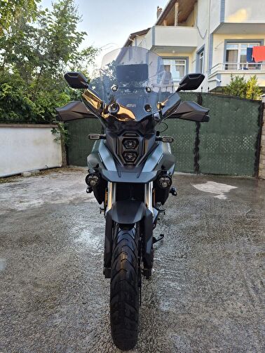 Suzuki V-Storm 800 SE