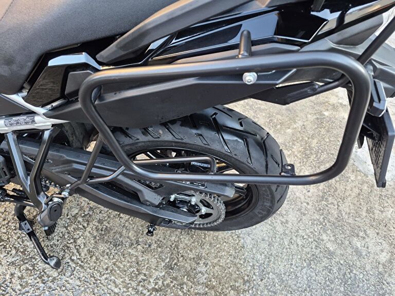 Suzuki V-Storm 800 SE