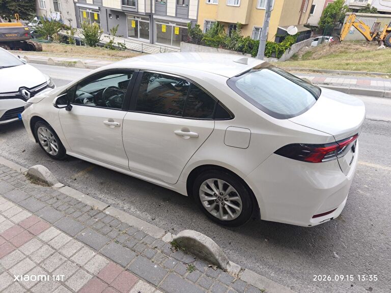 TOYOTA COROLLA