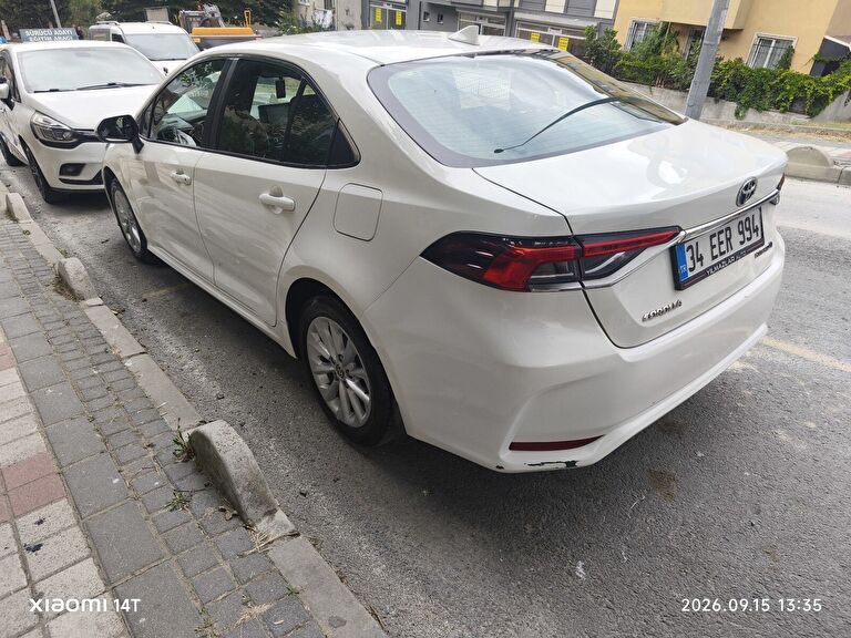 TOYOTA COROLLA