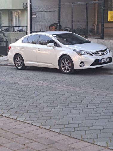 TOYOTA AVENSIS