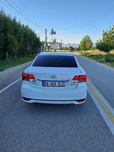TOYOTA AVENSIS