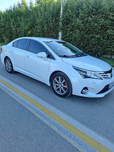 TOYOTA AVENSIS