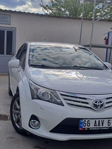 TOYOTA AVENSIS