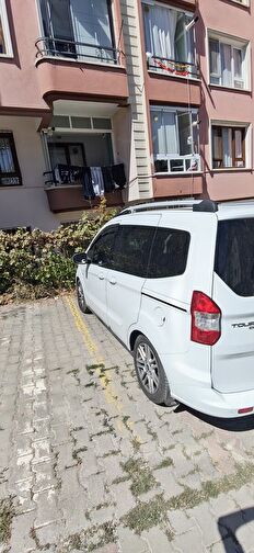 FORD TOURNEO COURIER