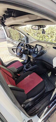 FORD TOURNEO COURIER