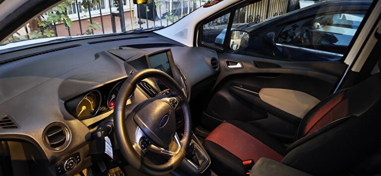 FORD TOURNEO COURIER