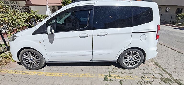 FORD TOURNEO COURIER