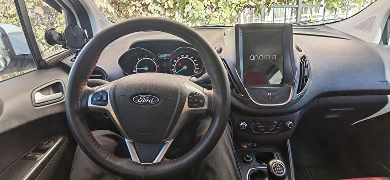 FORD TOURNEO COURIER