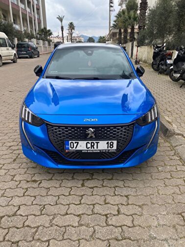 PEUGEOT 208