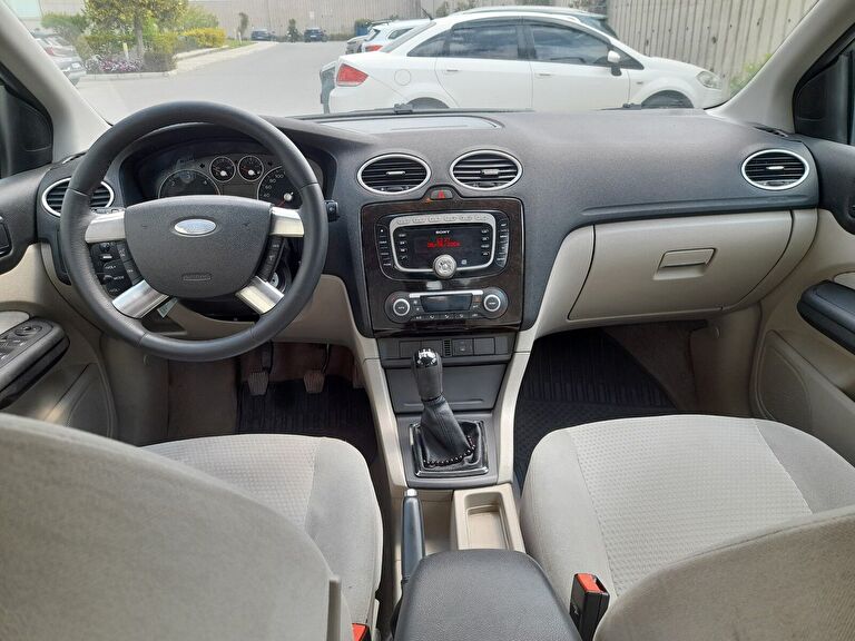 FORD FOCUS