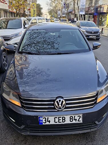 VOLKSWAGEN PASSAT