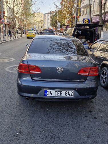 VOLKSWAGEN PASSAT