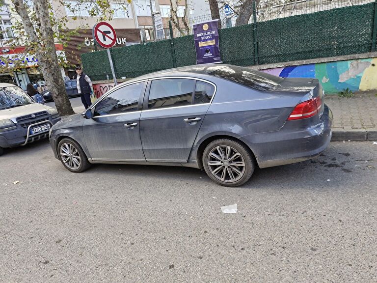 VOLKSWAGEN PASSAT