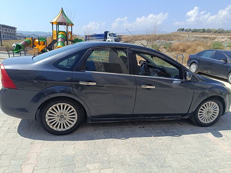 FORD FOCUS
