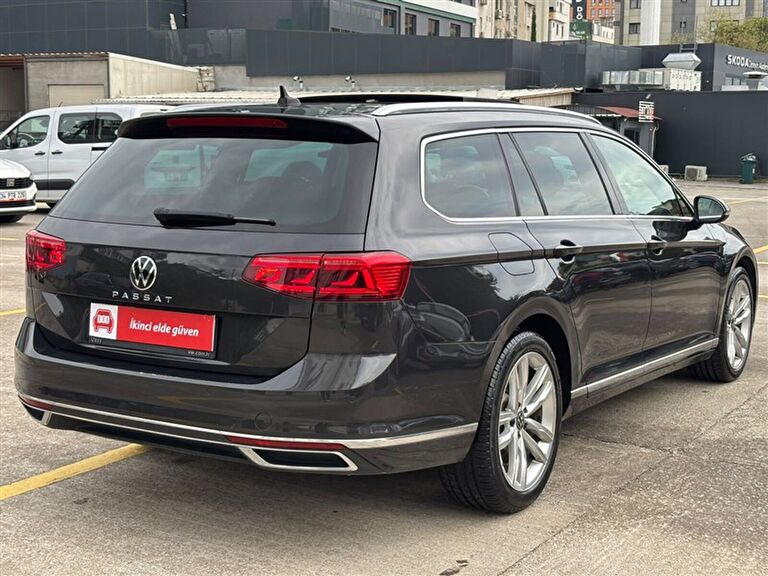 VOLKSWAGEN PASSAT VARIANT